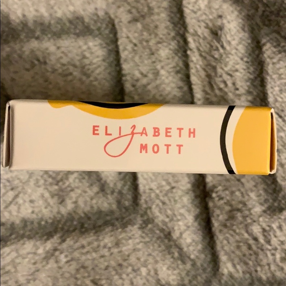 Blush - Picture 7 of 8